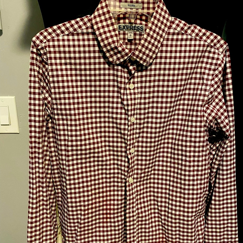 Great button down!! Great condition. Make me an offer!!!!